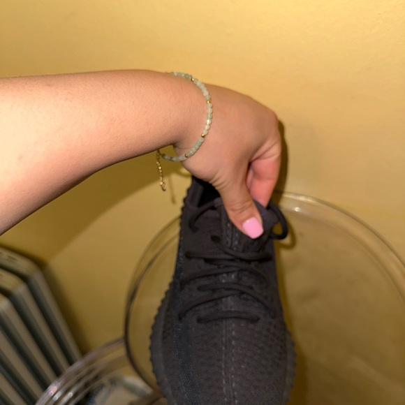 Yeezy - Picture 4 of 11